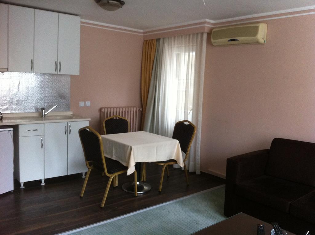 First Aparthotel 2*